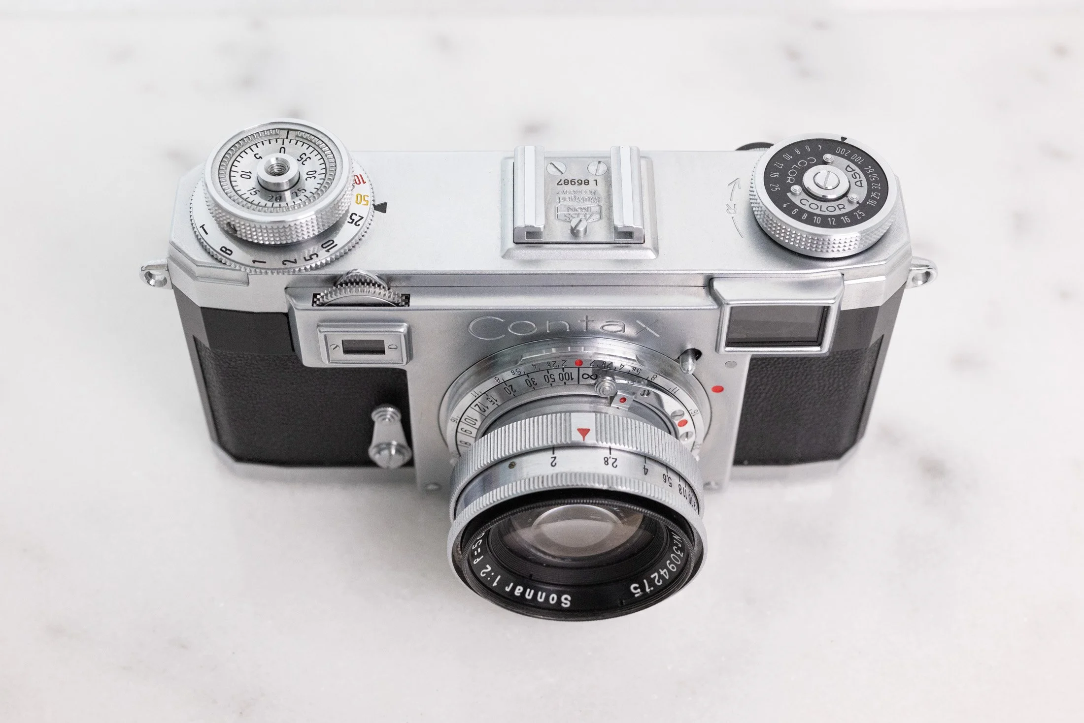 Zeiss Ikon Contax IIA 35mm Film Rangefinder Camera with Carl Zeiss Ikon Contax IIA 35mm Film Rangefinder Camera with Carl
